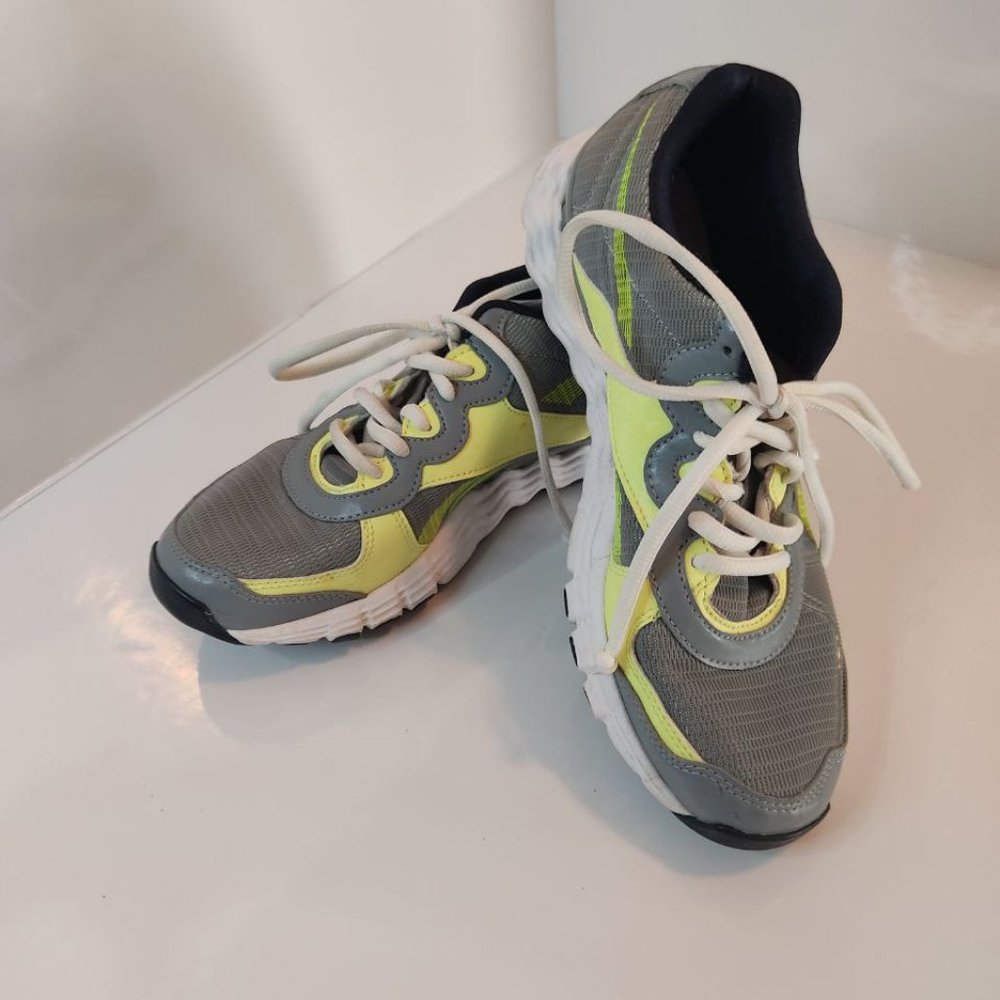 Reebok Grey and Yellow Athletic Sneaker Shoes Size US 7.5